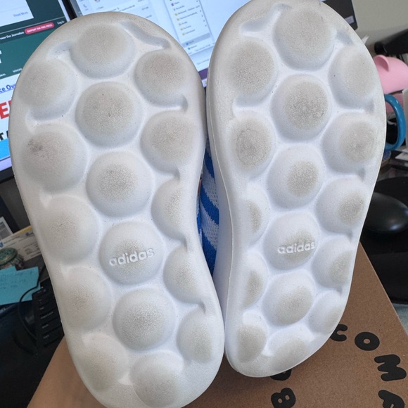 NWOT Adidas bubble comfy sneaker in powder blue - Picture 6 of 6